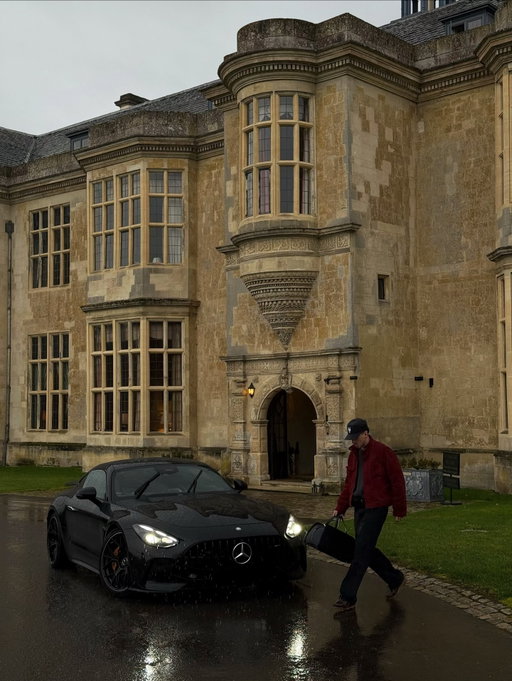 AD Rainy days in the countryside 👌🏁

Wearing @brotherandkin 
Driving @mercedesbenzuk 

#menswear #gt63 #mercedesbenzamg