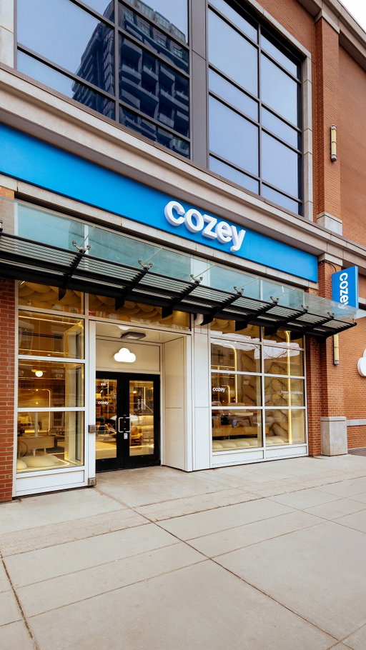 Calgary, you’ve been waiting (and waiting), but the big day has finally arrived: Cozey Calgary is now open at 919 17th Avenue SW.

Come inside our beautiful new space to compare sofas, try the new Ara Bed, shop for a rug, table, or storage, or to get free 1:1 help from one of our knowledgable design assistants.

Or, if you just want to escape the cold, come on in and cuddle up on a sofa. It’s warm and cozy in here, and the company is great. 

Mon-Wed: 10am-8pm
Thu-Fri: 10am-9pm
Sat: 10am-7pm
Sun: 10am-6pm
__

Calgary, vous l’attendiez (et l’attendiez encore)… le grand jour est enfin arrivé : Cozey Calgary est maintenant ouvert au 919, 17th Avenue SW.

Entrez découvrir notre magnifique nouvel espace pour comparer nos divans, essayer le nouveau lit Ara, magasiner un tapis, une table ou des solutions de rangement, ou encore profiter d’un accompagnement gratuit en tête-à-tête avec l’un·e de nos conseiller·ères en design.

Et si vous cherchez simplement à fuir le froid, passez nous voir et installez-vous confortablement sur un divan. Ici, c’est chaud, douillet et toujours accueillant.

Lun - mer : 10 h à 8 h
Jeu - ven : 10 h à 9 h
Sam : 10 h à 7 h
Dim : 10 h à 6 h