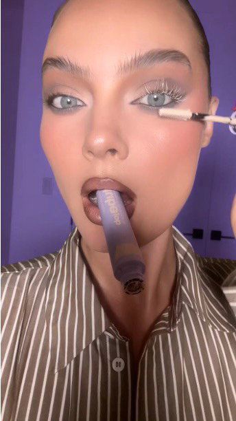 lashes that demand a double take. @blueyedcai wears Tube Job in Bleached Platinum.