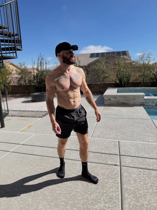 Last day of routine before the chaos resumes.. I’ve been training hard 5 days a week in a proper gym while I’ve had the chance. Now just got to try and keep this going on the road 💪🏼💪🏼 flying to Mexico City tomorrow then Australia tour