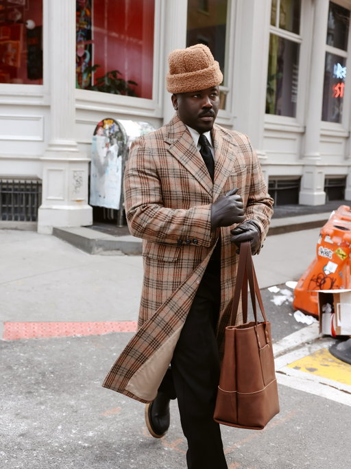 Just incase you were wondering…
I’M STILL HERE!!😏

Photographed by: @travisdharrison 
Coat: @respoke_boutique 
Shoes: @newbottega 
Bag: @respoke_boutique

#nyfw #nyfwstreetstyle