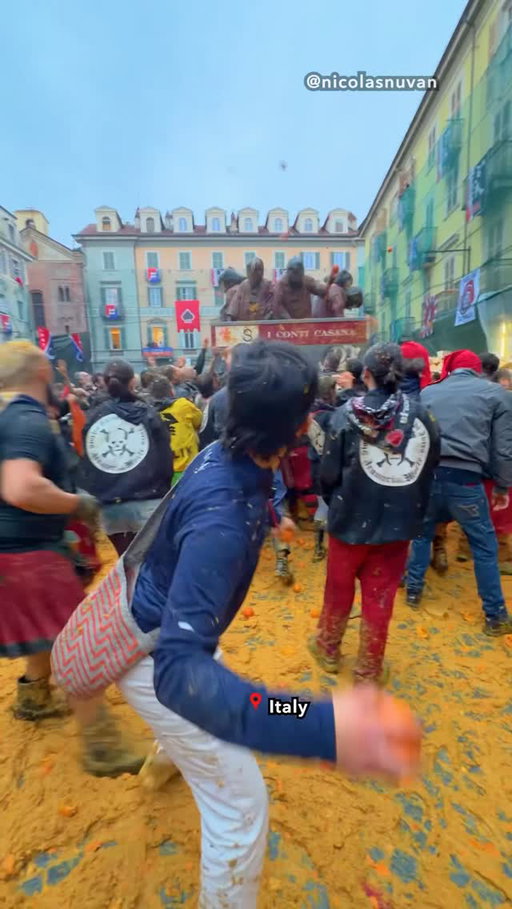 Ancient Orange Throwing Festival🍊🇮🇹
