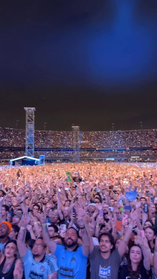30 years of ‘Don’t Look Back In Anger’. 
Throwing it back to #OasisLive25 in São Paulo 🇧🇷