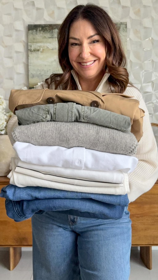 The Sudoku Travel Capsule:
3 tops
3 bottoms
3 layers

9 pieces. Endless outfits. ✨

Everything mixes. Everything matches. No overpacking. No “I have nothing to wear” meltdown in a hotel room. 🧳💁🏻‍♀️

Comment TRM for links & my lists for warm weather & work trips! ✈️