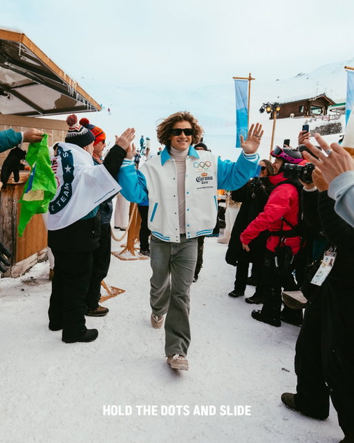 Celebrate #GoldenMoments alongside our ambassador @pinheiiiroo and scroll for a high five ✋