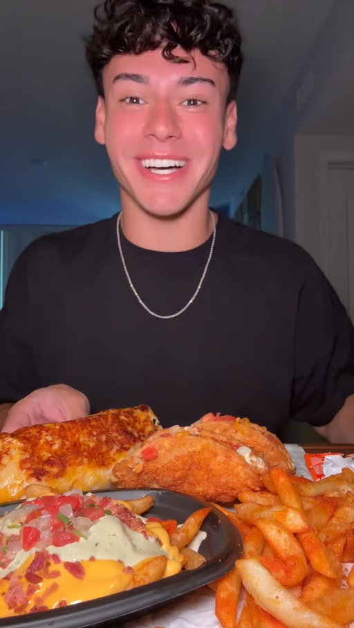 Taco Bell’s NEWWW MENU Items #tacobell #tacobellnewmenuitems #mukbang #asmr #explorepage @tacobell