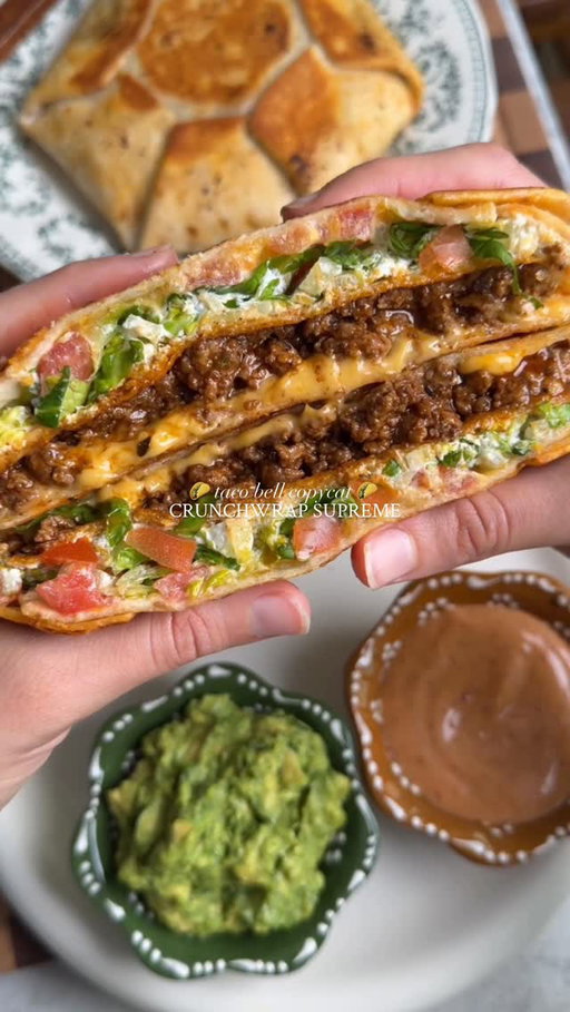 🌮 Taco Bell Crunchwrap Supreme at home! So juicy and cheesy and crispy and satisfies that craving every time 🤎

Full recipe up on the blog as always - www.moribyan.con - or tap the link in bio! 

#recipe #tacobell #ramadan #dinner #food