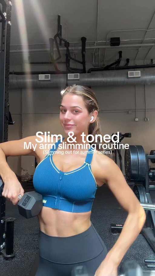 20 minutes with 10 lb dumbbells = summer arms

@shefit sports bra
#workoutroutine #armworkout #tonedarms #pilatesarms #slimarms