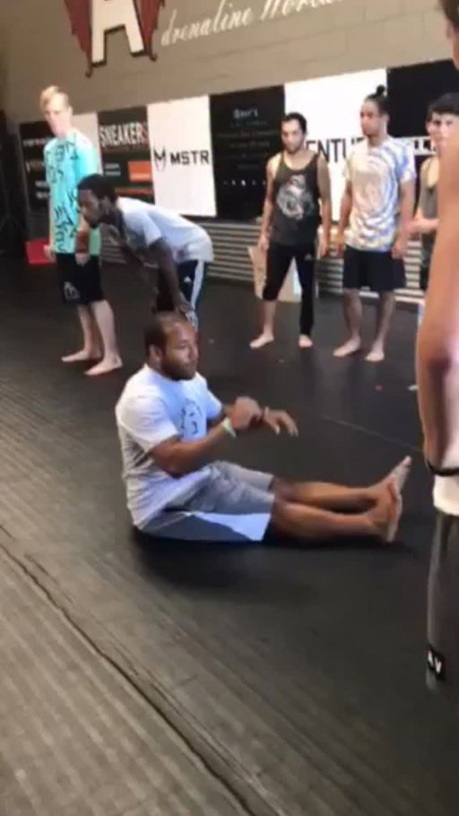 Throwback to the video that the internet insists is @dc_mma in his “prime” 

#DC #MMA #Tumbling #UFC #Throwback