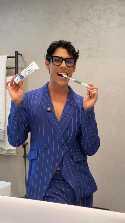 Irmã, tô te achando muito sensível! 😬Querida, pra deixar essa sensibilidade de lado, só com @sensodynebrasil 🦷 A linha Clinical Repair é perfeita pra ajudar com a sensibilidade nos dentes, além da Clinical White, que ajuda com a sensibilidade e ainda clareia 😁 Então, sensibilidade de lado logo! ✨

#SensodyneWhite #SensodyneRepair