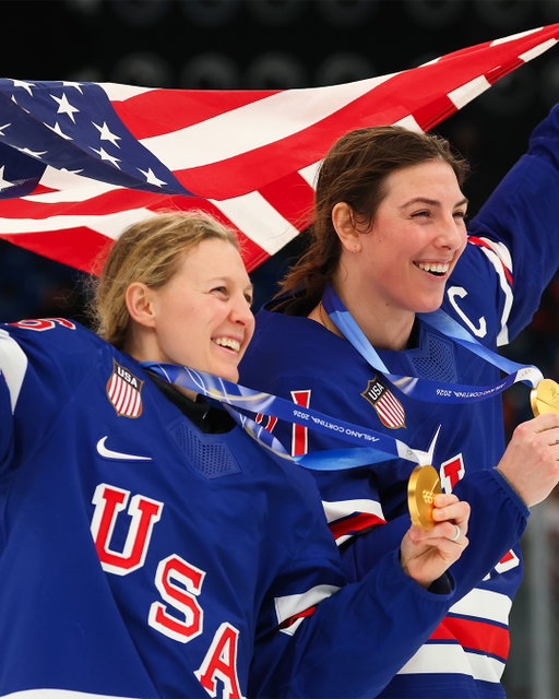 A picture’s worth a thousand words. These ones tell the story of nine total Olympics, two Olympic gold medals, and two Team USA captains. That's legacy. 🇺🇸 #WinterOlympics