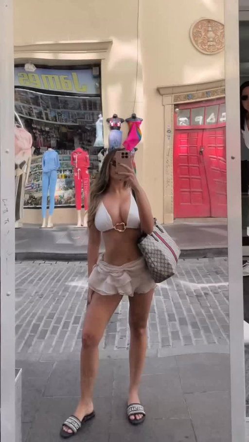Por un 2026 lleno de viajes, guárdalo y mándaselo a quien lo necesite ✈️💫

Viajar es disfrutar, no preocuparte por el internet 💘 Este es mi hack favorito cuando viajo 🙊 eSIM con datos ilimitados de @holafly_es ✨

#HolaflyCreator #ad #Holafly #eSIM #DatosIlimitados