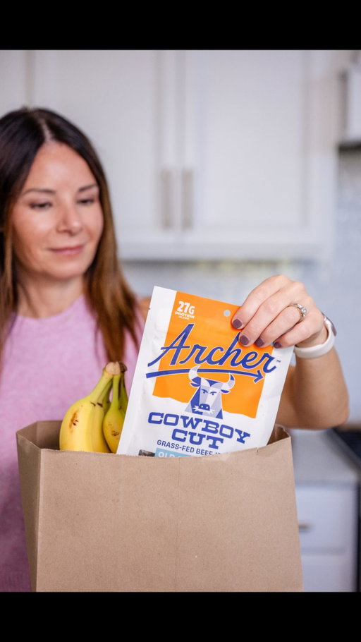 Snacking done right — no more mystery meat 🤓 Try our Cowboy Cut Beef Jerky made with 100% grass-fed beef which means no fillers, no preservatives, just REAL ingredients 💪😋🥩

#snackstime #snack #snacking #grassfed #jerkylovers