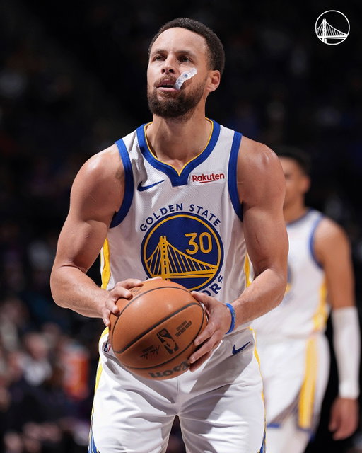 INJURY UPDATE: Stephen Curry, who has missed the last five games due to patella-femoral pain syndrome/bone bruising in his right knee, underwent an MRI last night. 

The MRI confirmed the injury and showed no structural damage. He will be re-evaluated in 10 days.