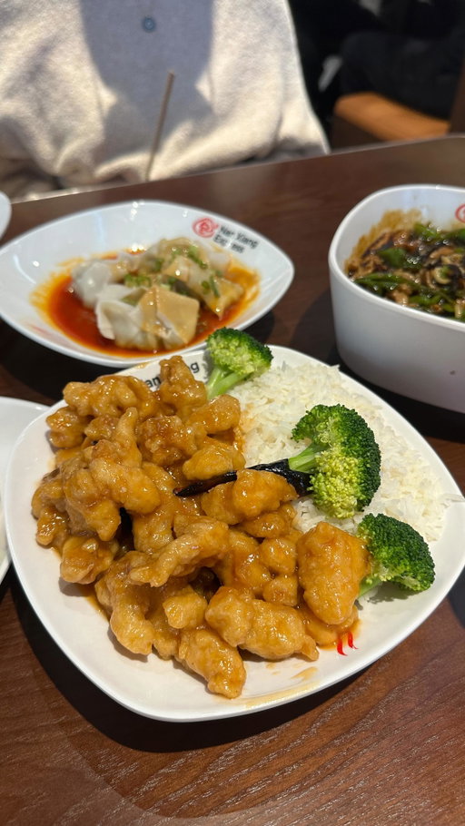 New soup dumpling spot in Raleigh, NC!! 🥟 🧋🥟🧋

@tsaocaa.nanxiang_rdu is one of my new favorite spots. There are so many delicious options that even the pickiest of eaters would love this place. Can’t wait to come back soon and eat more sesame chicken and noodles 🍜 

3000 Hillborough St, Raleigh, NC 27607

#raleighnc #raleigh #raleighdurham #raleighfoodies