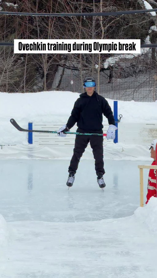 Ovechkin will be ready… nice pass @howtohockey #hockey #ovechkin #nhl #pavelbarber