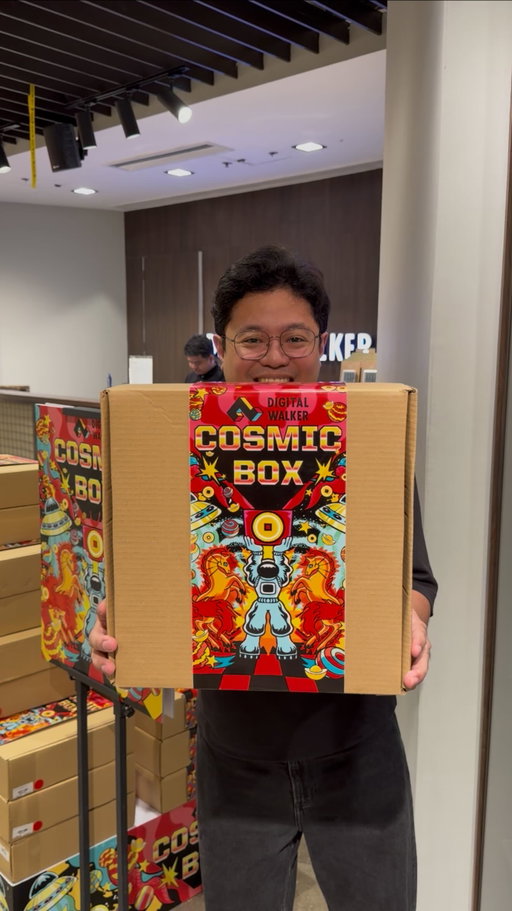 OMG! 😱 May mystery box ulit from Digital Walker, Cosmic Box!!! Get up to P12,000 worth of product for only P3,888! 🚀

May chance ka pang manalo ng Golden Ticket that could get you an iPhone Air, iPhone 16e or Marshall products 🥰 Nako! Pasabog ang Chinese New Year mystery box ni Digital Walker, kung ako sa inyo, pupunta na ako sa participating stores, now na! 🧧🐴

#mysterybox #techph #gadgetph