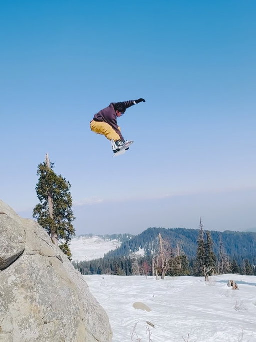 Thanks @sunbum @wastedtalentintl for sending us to Kashmir.
We’re making a movie! 

@500motors_ 
@latexmansion 
@perly74 
@parkszoom 
@aobolensky 

Video credit first shot @davoodkhan.davoodkhan.92