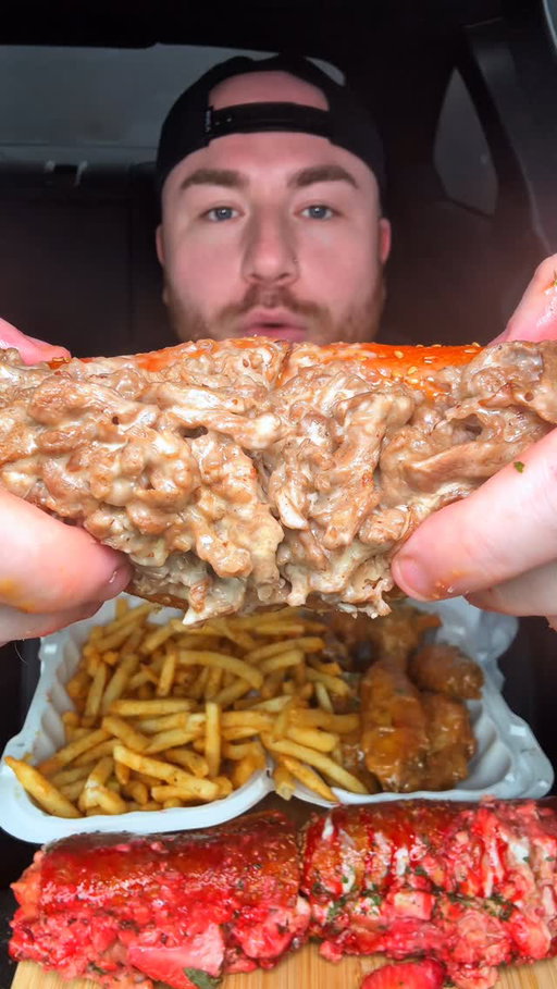 Hot honey strawberry chicken cheesesteak is NUTS 🍓🔥