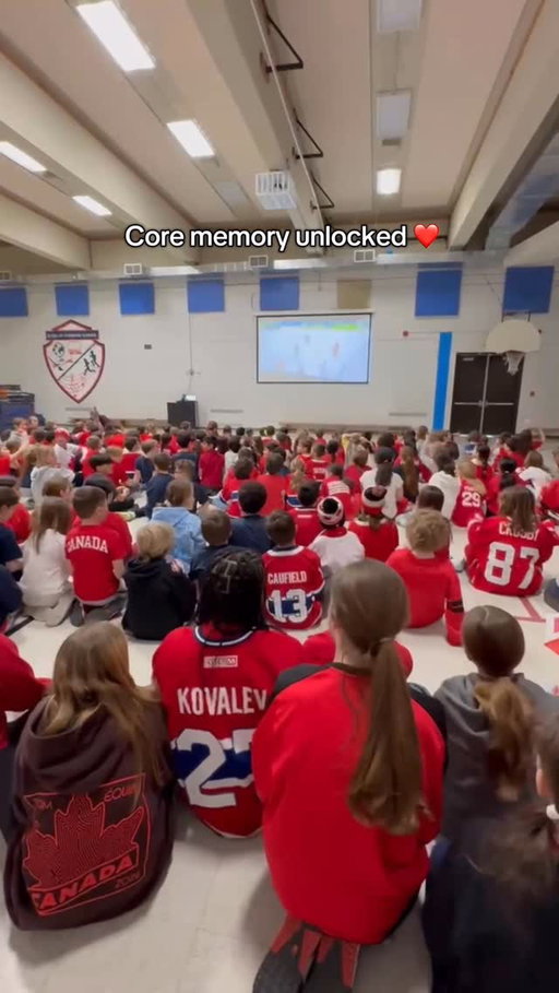 A school day they’ll never forget 🇨🇦🏒

-

Une journée d’école qu’ils n’oublieront jamais 🇨🇦🏒