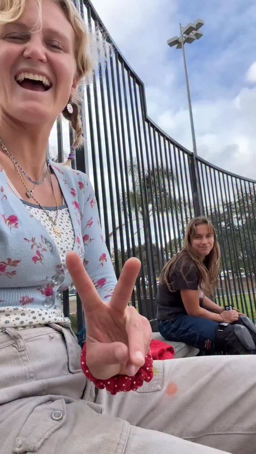 City Heights with the girls ❤️ so much fun!! I remember this song from a long time ago and it reminds me of like 2016 hahaha 
Happy Friday! 👻 @ladyjmeek !