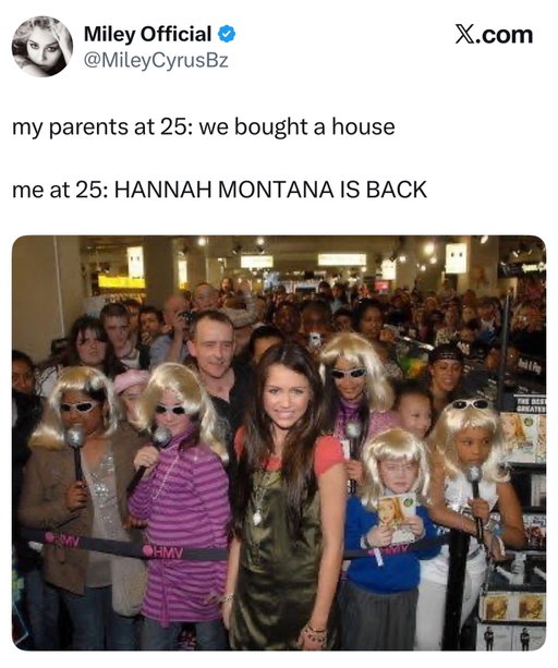 Love Hannah? 📲 Follow @pophive 

#HannahMontana #MileyCyrus #Disney