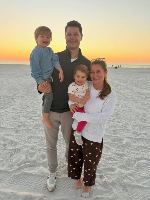 Marco Island was so fun with the fam 🌴🐚☀️👙👏🏼 

thanks for all the recs you sent I’ll save where we went in my highlight!