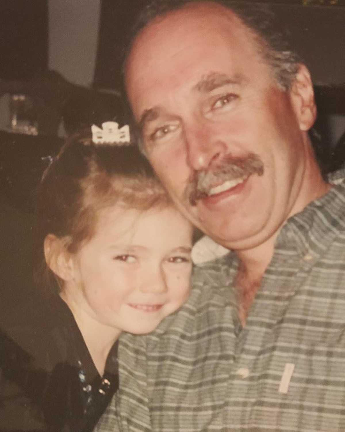 “This was a moment I have dreamed about. I’ve also been very scared of this moment.”

@mikaelashiffrin’s dad passed away suddenly in 2020. She emotionally reflected on winning an Olympic gold medal without him there.