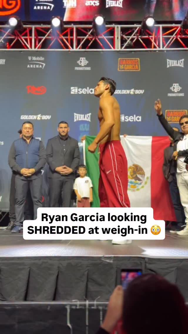 Wait for Ryan Garcia’s shadow boxing moment with David Bendavidez’s son 🫶🥊 (via @lpzboxing)

#boxing #ryangarcia #davidbenavidez #fyp #lasvegas