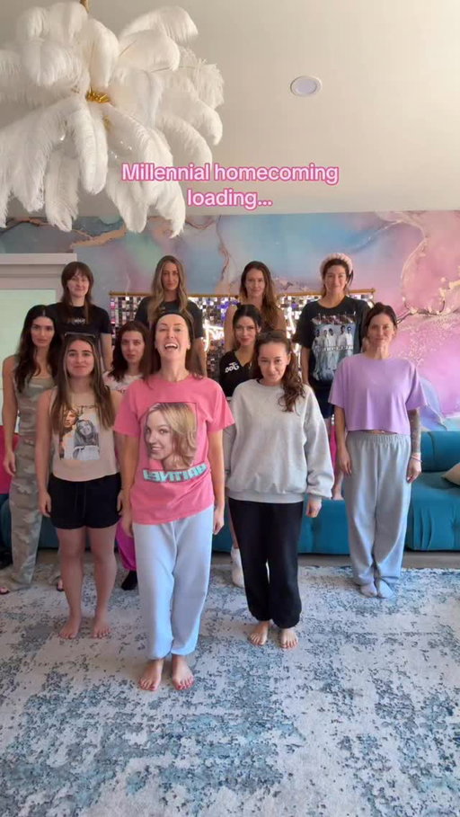 About to hit the Olive Garden 

@overthemoonfaraway 
@chelsey_m_firth 
@nicolestorydent 
@acooz31 
@therealstxo 
@jessicaconrad__ 
@retr0avocado 
@melissakristintv 
@itskatesteinberg 
@csapunch