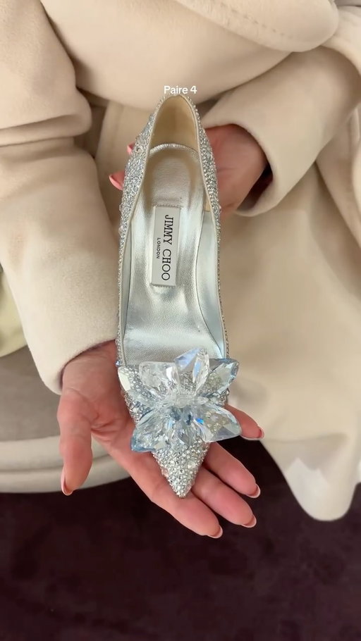 trop contente de celles que j’ai choisies 🤭 essayez de deviner en commentaire! 
.
.
.
.
.
.
.
.
#mariage2026 #chaussuresdemariée #chaussuresmariage #jimmychoo #dior