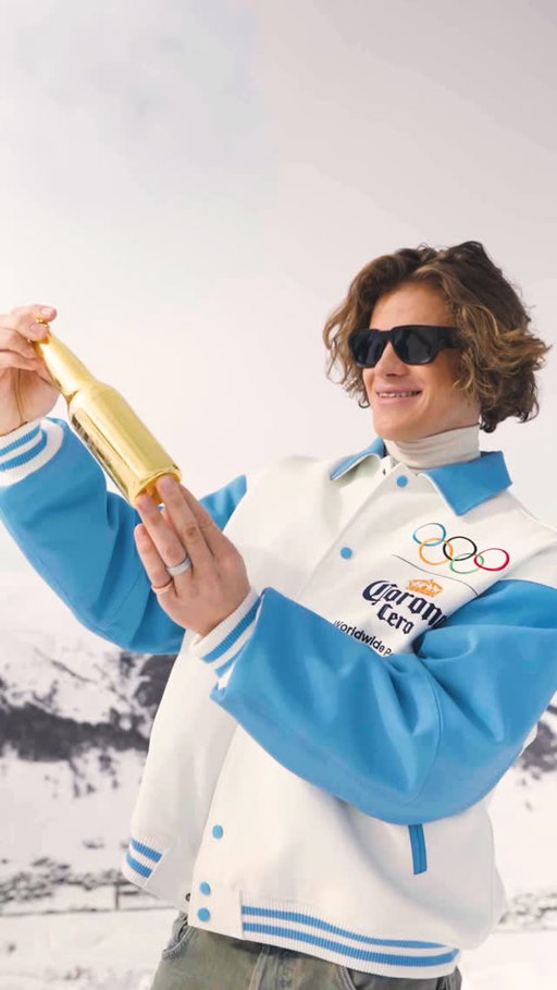 #GoldenMoments for @pinheiiiroo are shaped by gold and celebrated alongside his team, friends and family. Comemorar com seu time, sua família e seus amigos é o #MomentoDeOuro do @pinheiiiroo.

#MilanoCortina2026 #Corona #Olympics