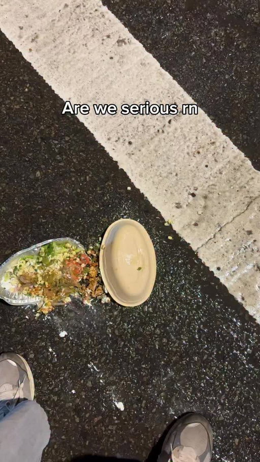 Dropped my chipotle. Worst day of my life. @chipotle 🥲🥲
(Jk I could never stay mad at you guys) 
-
-
#frickmychunguslife #chipotle #streetfood #glasshalffull #positivity
