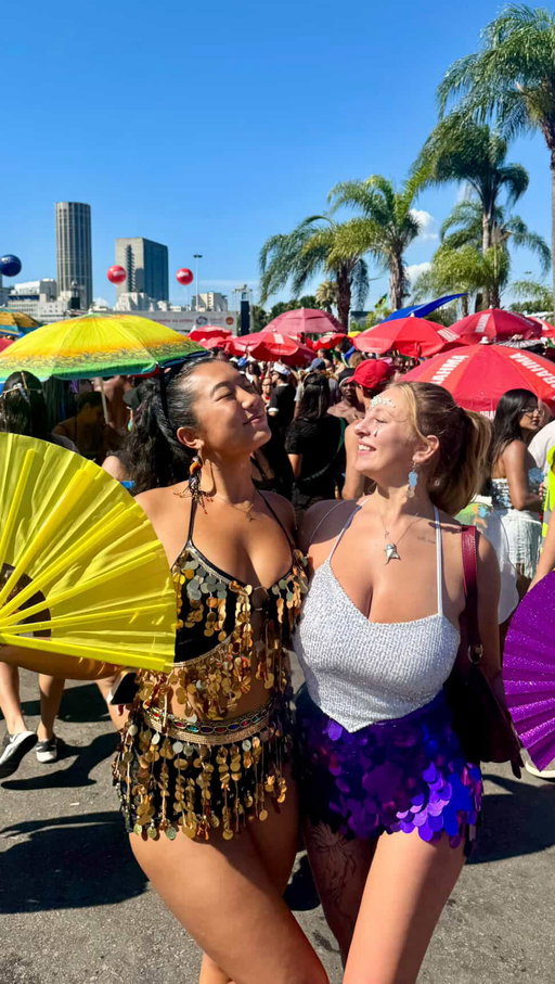 No sleep was had during Carnaval🎉

#solotraveldiaries✈️🌍 #carnaval2026 #travelbrasil