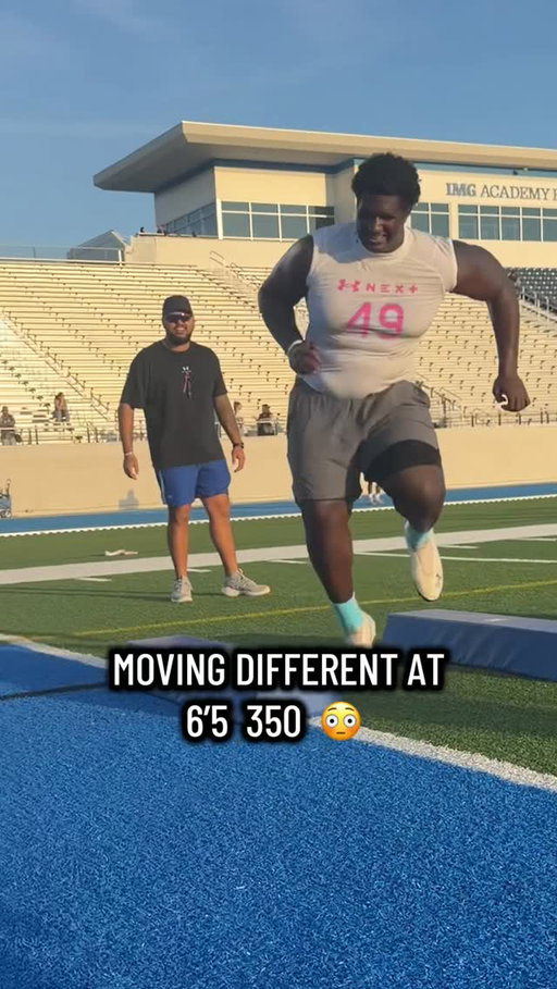 MAJOR GREEN gotta be the best name in football rn 🤑 Already a UA ALL-AMERICAN 🤝 @_.4pfmajor @imgafootball @uafootball #uanext