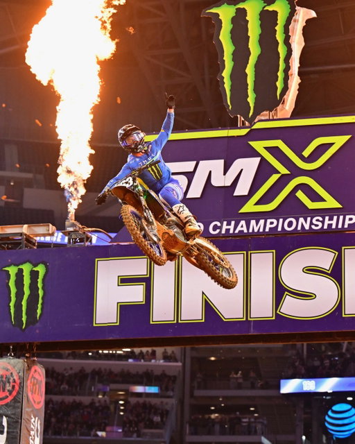 FIRST CAREER 250SX VICTORY ✅ @_PierceBrown 

After a year long injury, Pierce Brown makes an unreal comeback to take the main event win in Arlington for the first round of East Coast 😤

#MonsterEnergy #SupercrossLIVE #Supercross