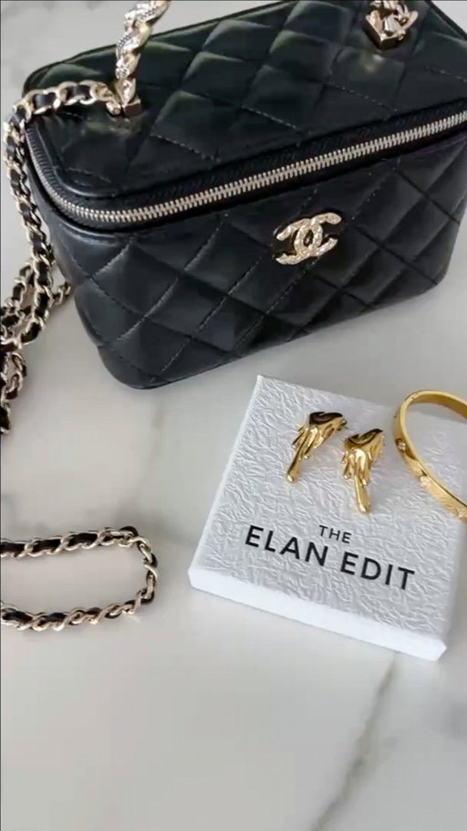 Weekend essentials ✨

——
jewellery styling, ootd inspo, outfit details, style inspo, everyday outfit, wardrobe staples, fashion aesthetic, day to night look, brunch outfit, girls day outfit, outfit of the day, today’s look, styled by me, outfit inspiration