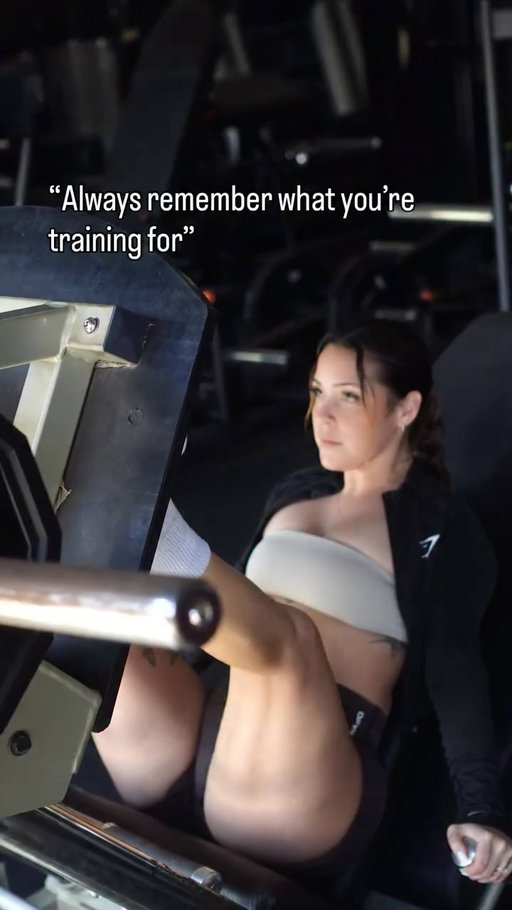 Training for my husband because what the f*k.. I’m just tryna keep up after the baby 🤣😪

#funnycouple #gymtok #fitness #milf #dilf