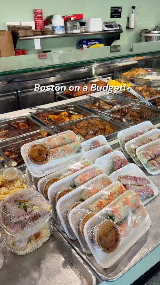 we’re back with another Boston on a Budget!! because there are many spots in Boston you can actually eat at without breaking the bank 💸

do NOT sleep on your local Vietnamese businesses! King Do is an OG spot, but recently relocated to an even better location. they do cafeteria-style meals where you can build your own plate, or even order hot dishes that are made-to-order

I often go here to grab their ready-to-go items like their spring rolls, salted egg yolk bao, shrimp dumplings, etc!! there are lots I didn’t even include in the video, but it’s all around the $5-$6 range, or just an extra dollar or two for some bigger items, with some reaching double digits for fuller meals

☕️ their Vietnamese coffee is a fav, soso good and it comes with that extra crunchy ice!! I love adding salted cold foam on it (makes it over $5 but it’s WORTH)

they are open EARLY like 5am early (I have never gone myself but I’ve passed by very early before and can confirm) so if you ever need an early meal to-go or want to stop by if you’re craving Viet food and want to try something new (because they have PLENTY of stuff), visit King Do in Dorchester 🫶🏼 

🚇 ~5 walk from Savin Hill station on the red line!

follow @viviandfoodie for more Asian food recs around Boston!

#boston #dorchester #bostonfood #asianfood #massachusetts dorchester recommendations, boston food, cheap eats in boston, bakery in boston, dorchester food, vietnamese food in boston