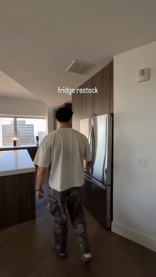 restock my fridge with me 

#fridgerestock #restock #asmr #fridgeorganization #apartmentherapy