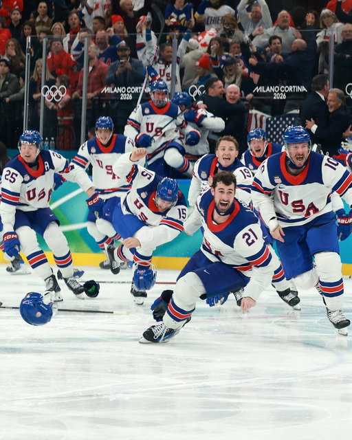 The moment history was made. 🇺🇸🥇 #WinterOlympics