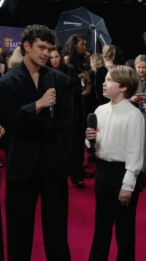 Noah and Jacobi Jupe also can’t stop crying at the end of Hamnet 💔 

#EEBAFTAs #Hamnet #NoahJupe #JacobiJupe