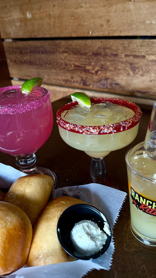 The real question is sweet or salty rim... let us know your choice below! 🍹