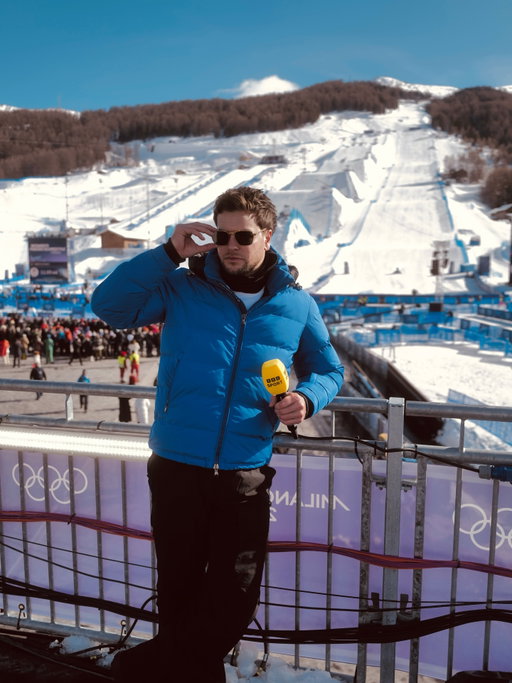 wow, the end of a unforgettable w̶o̶r̶k̶ trip, at the winter olympics… ⛷️🏂 

pretty cool to be with working closely with the incredible athletes, & an amazing crew front/behind the camera! these photos are my way of reliving it! good job @teamgb and we hope the coverage was a fun watch for everyone at home 💫 i now have post mountain blues, exhausted, but a few weeks to remember for sure! 🇮🇹🤍 

ps apparently my pizza looks like a load of vaginas which became news to me today 🍕