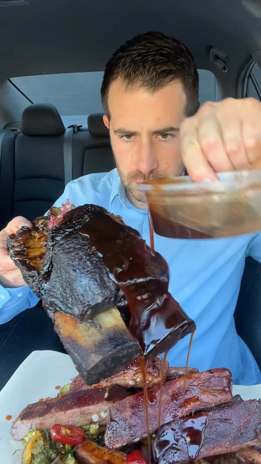 $400 LA BBQ @adamperrylang