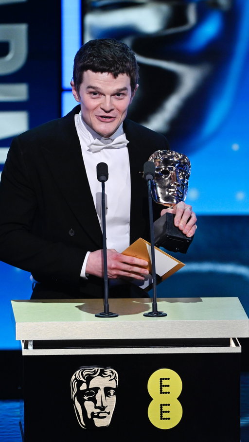 I Swear star Robert Aramayo takes the win for Leading Actor 🏆

#EEBAFTAs