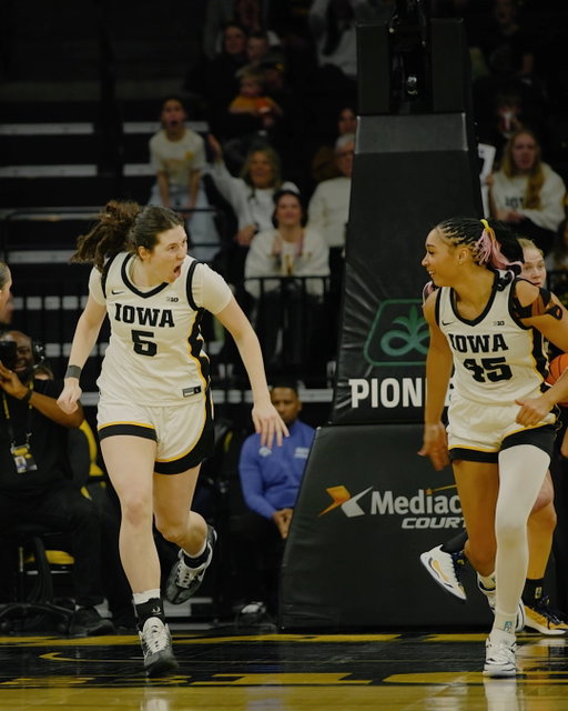 This duo 🔥 🔥

Heiden: 24 PTS, 10 REB, 2 BLK, 2 STL
Stuelke: 11 PTS, 12 REB, 7 AST, 2 STL