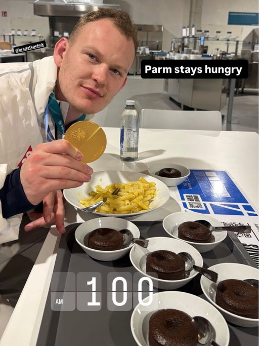 Auston Matthews and Brady Tkachuk were enjoying pasta and cake at 1 am in Milan

📸: Auston Matthews / Instagram