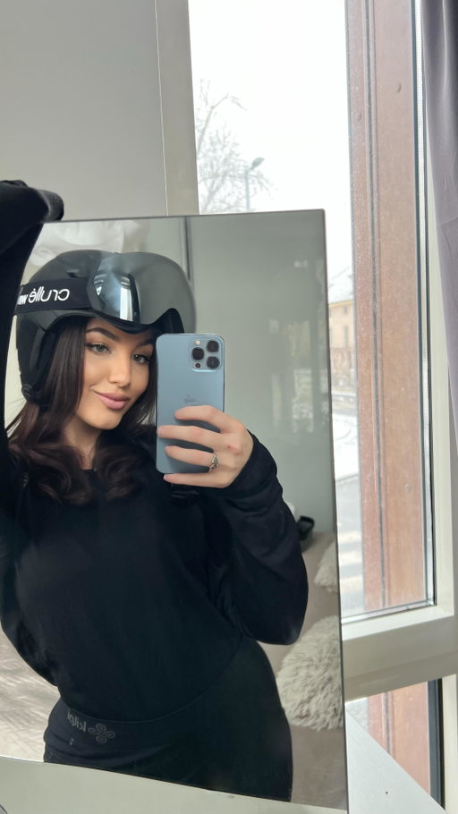 Tip nejen pro moje MOUNTAIN GIRLIES 🩵 S kódem “VERU30” dostaneš ještě 30% slevu navíc na top světové značky sportovních i slunečních brýlí 🤩 (vyber si online nebo v prodejně 😘) 👉🏻 @alensa.cz 

#novypohlednasvet #alensa #skioutfit #mountaingirls #spoluprace