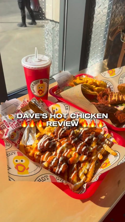 Stopped by Dave’s Hot Chicken 🐔🔥 - Columbus High Street (1828 N High St) and tried the NEW Loaded Mac & Cheese and let’s just say... I had to grab honey AND chase it with my vanilla Fruity Pebbles top-loaded shake 😂😭

It’s creamy, cheesy, and packed with bold flavor - but that spice level is serious.

Combo 3 with cheese fries + the shake = the
perfect sweet & spicy balance. @daveshotchicken 

#L#LoadedMacM#MacAndCheeseLoversD#Daves
HotChickenjoinshoutout